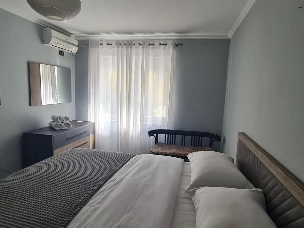 Edi's Apartments-Cozy stay in the center
