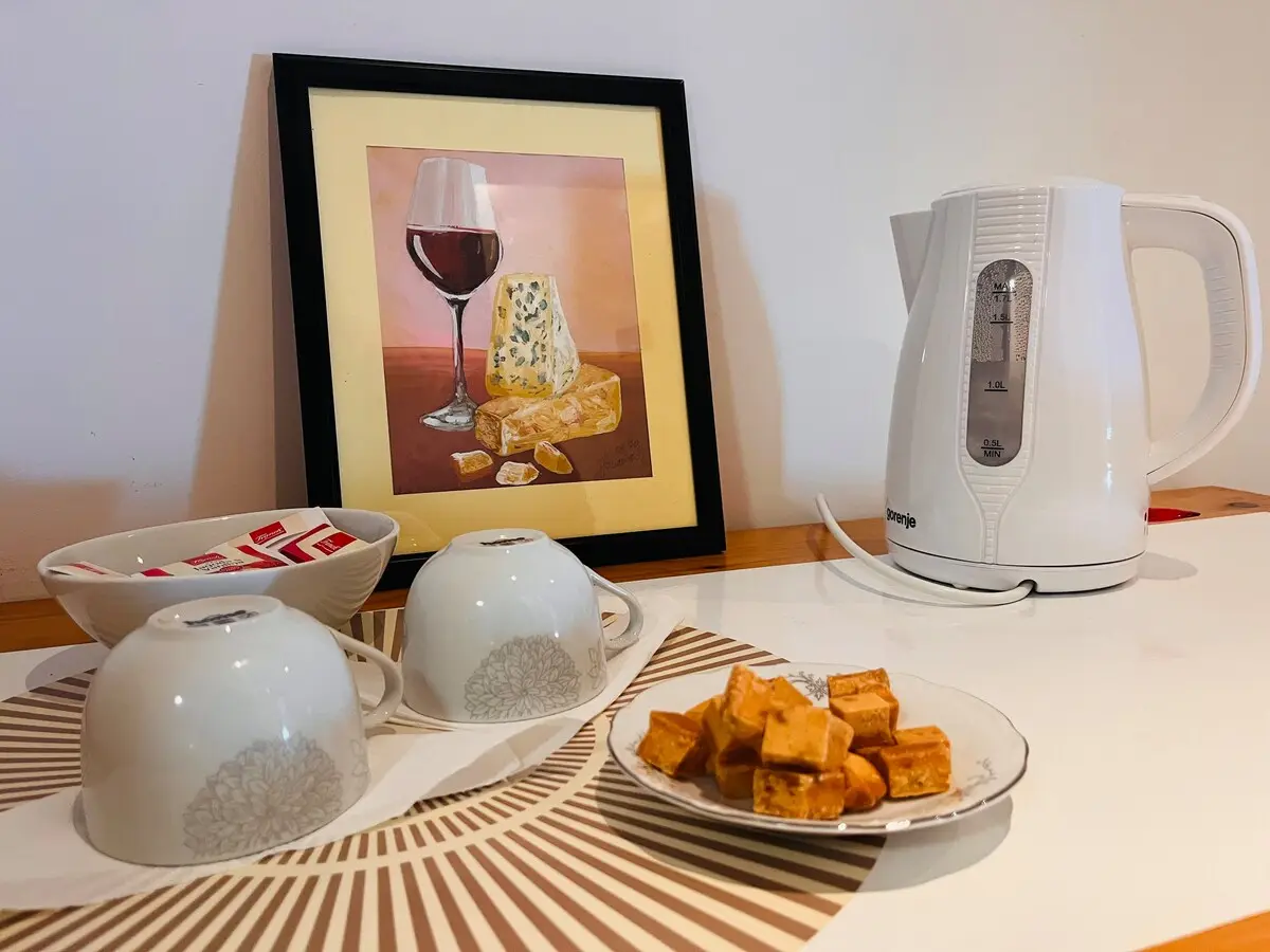 Big room(2beds), balcony,Wi-Fi & parking