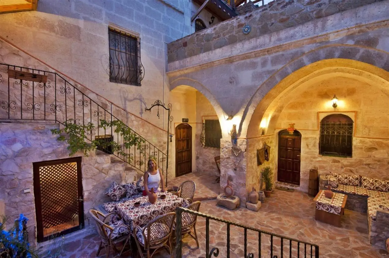 Adanos Konuk Evi