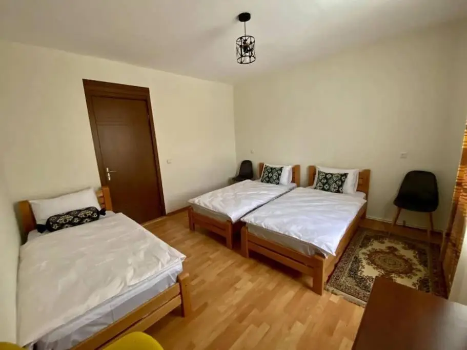 Gudauri Deka House, Balcony & Mountain Views
