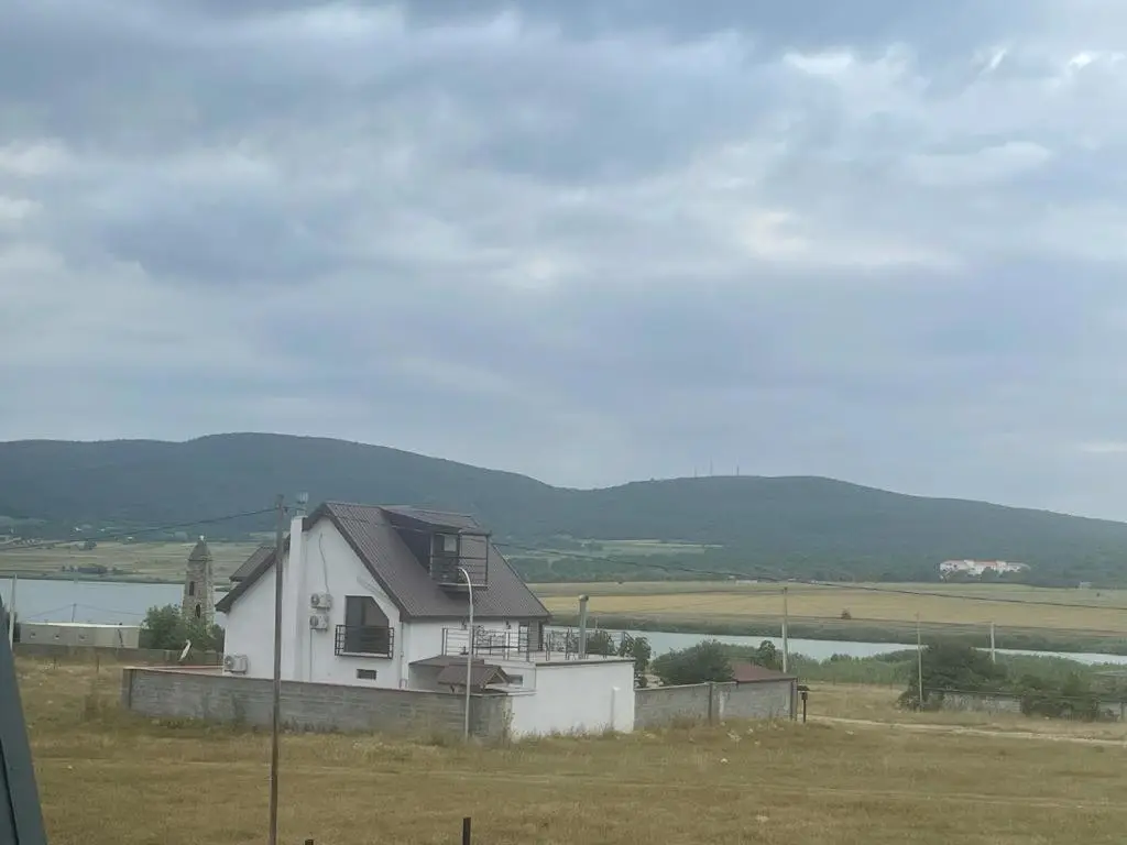Alagi Cottage at Bazaleti lake