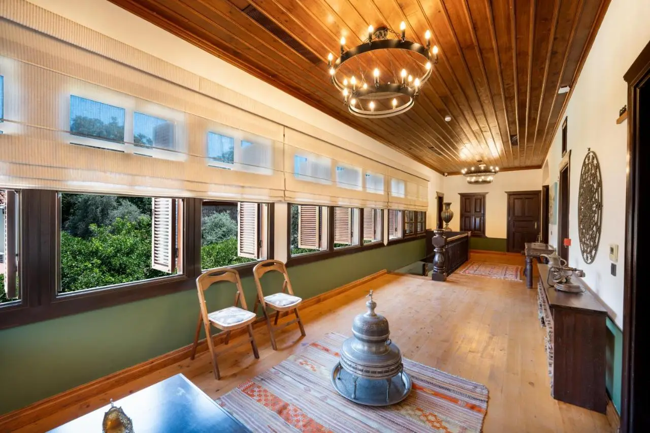 House 5 Hotel