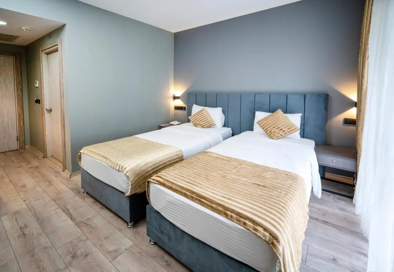 Orya Hotel