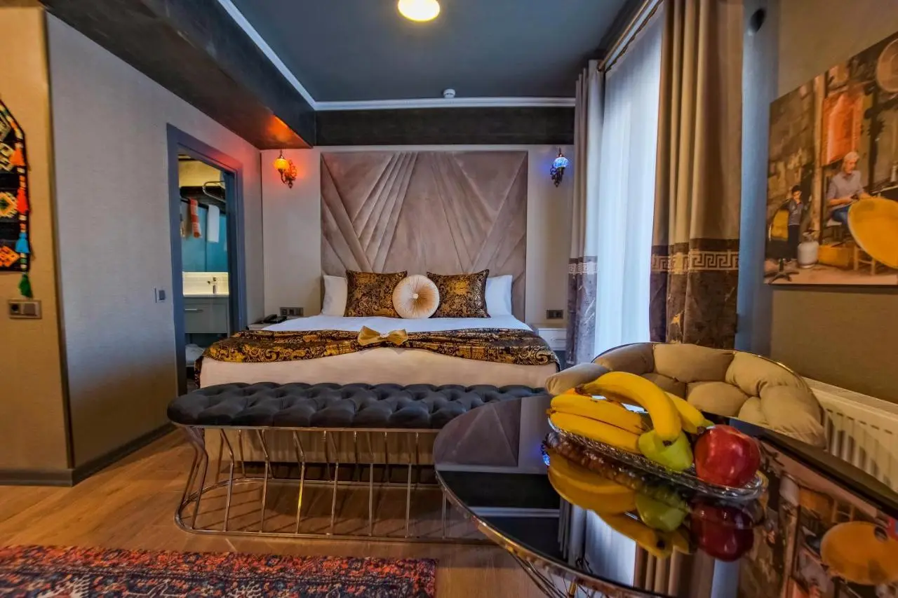 MOONDAY HOTEL