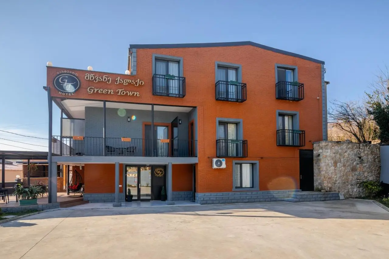 Hotel Green Town
