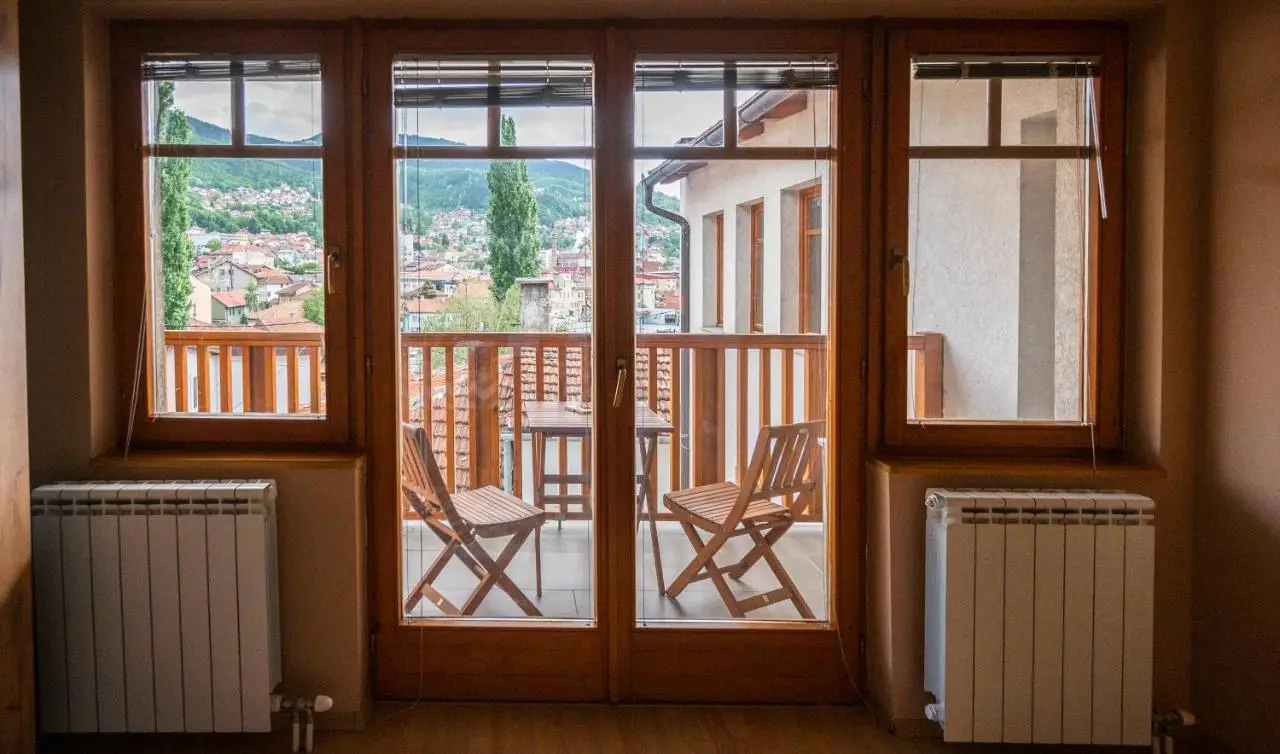 Spacious & Modern Apartments- Old Town