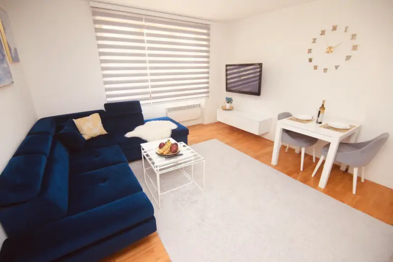 DeluxeSuite, Full Kitchen, KingSize Bed, AC WiFi