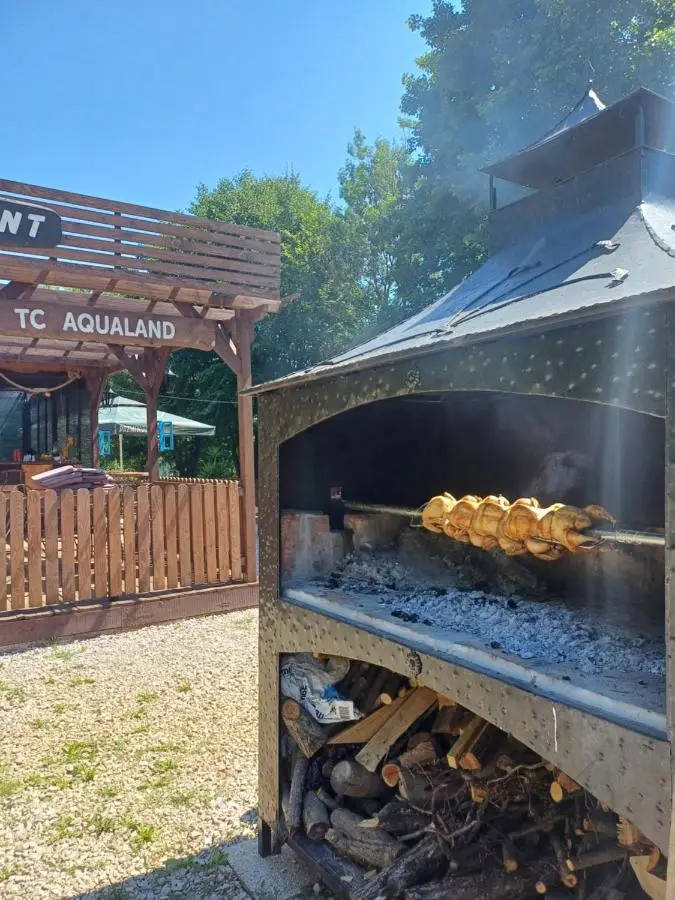 AutoCamp Aqualand