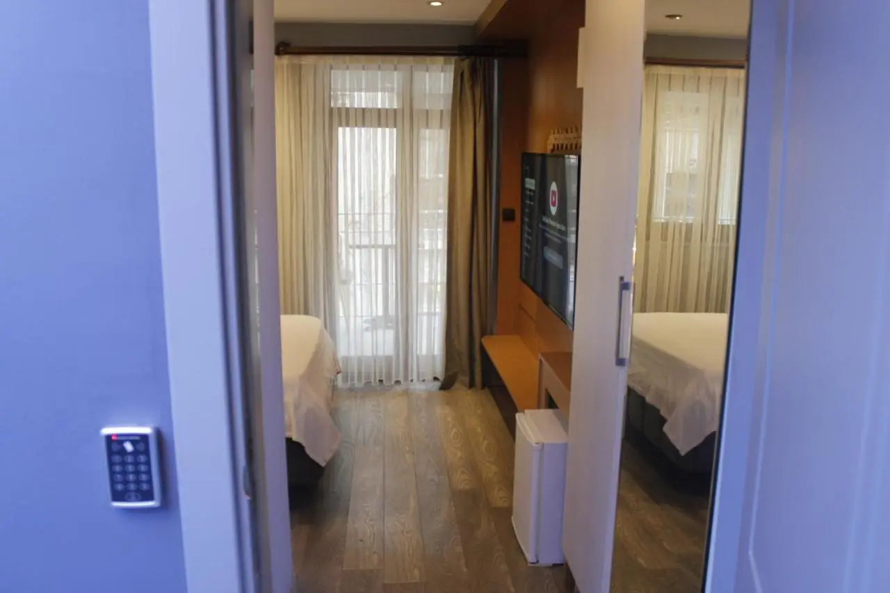 Ada Life Hotel