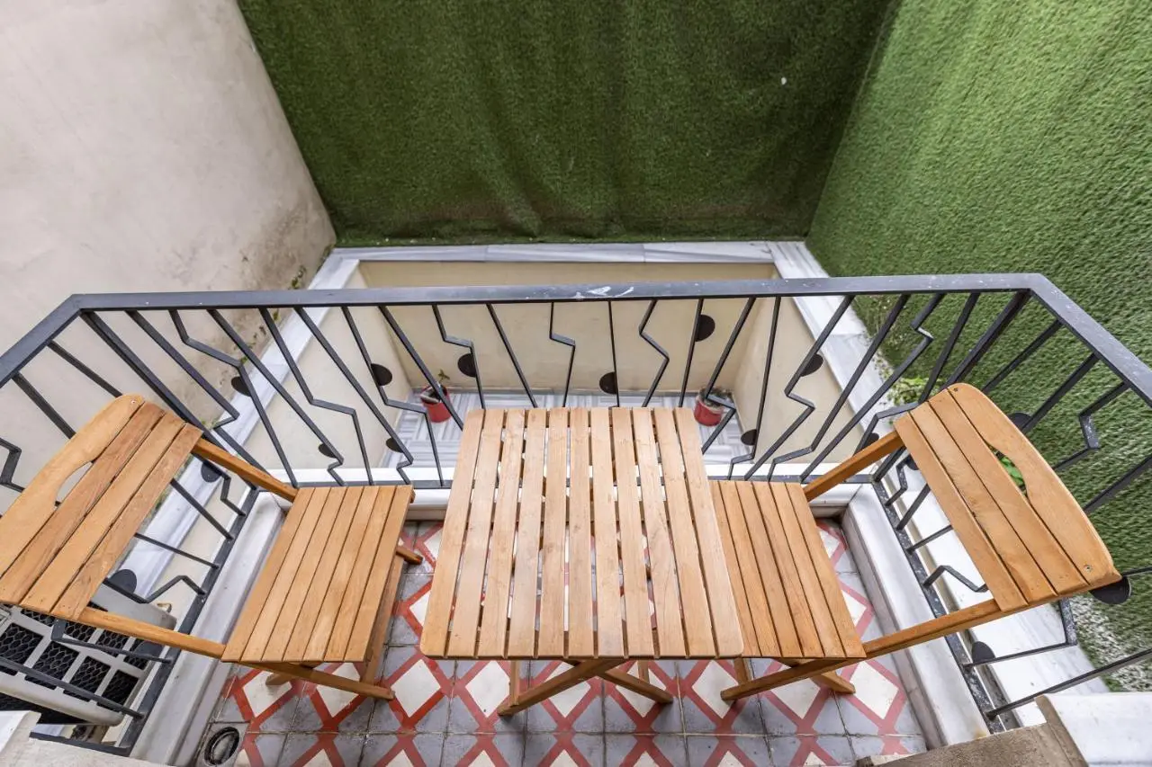 Calanthe Residence