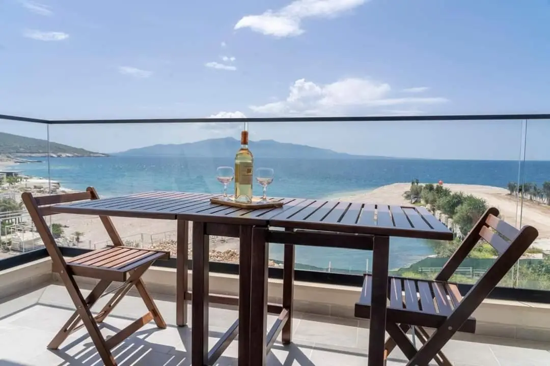 Beachfront Apartments- Horizon Residence