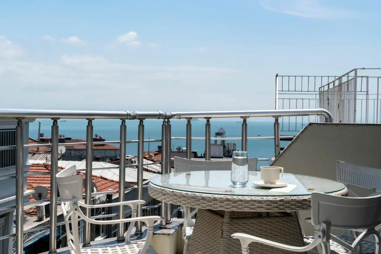 Castle Franco Suites