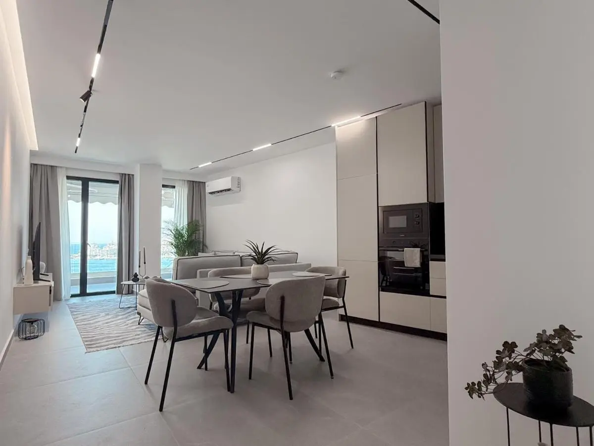 Sea Crest Apartments