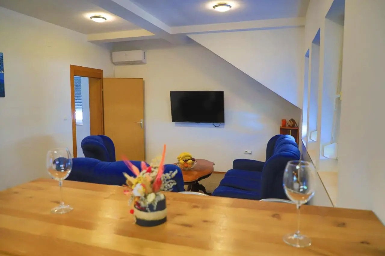 APARTMAN NAAJ