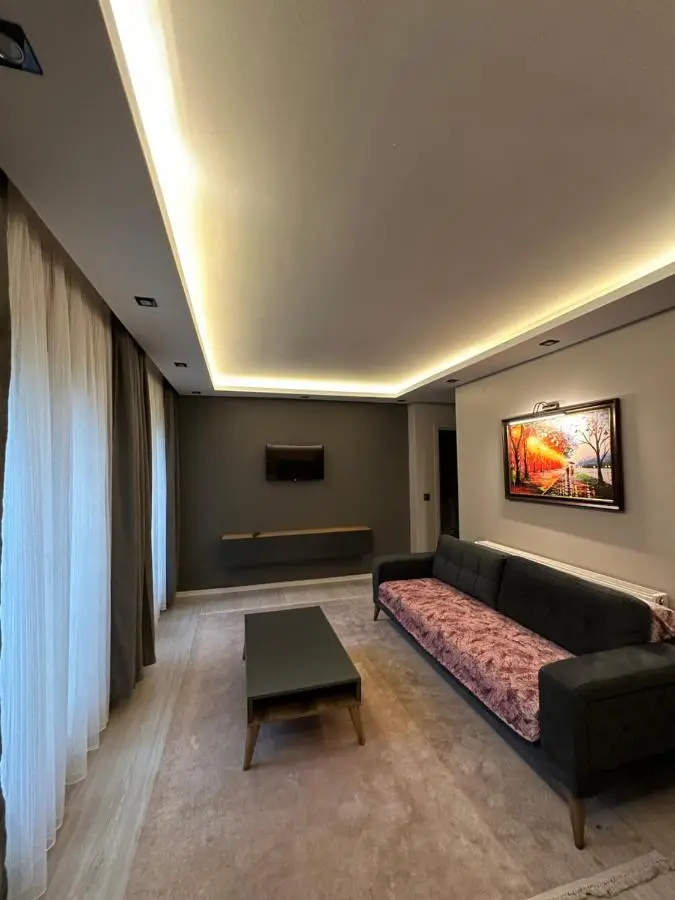 Tree Rose Suite