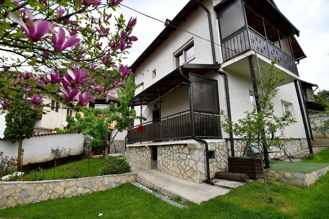 Garden of Dreams & Free Private Parking