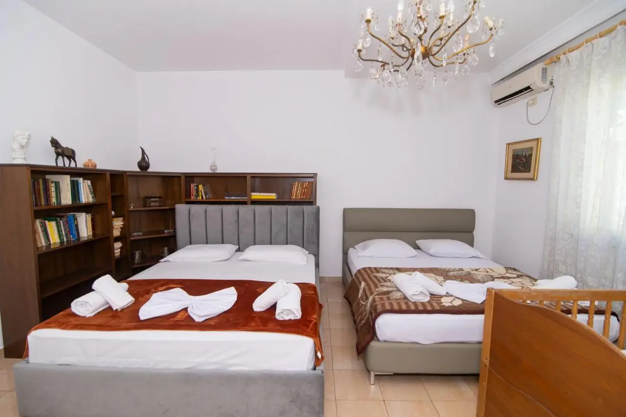 Vintage Blloku Apartment