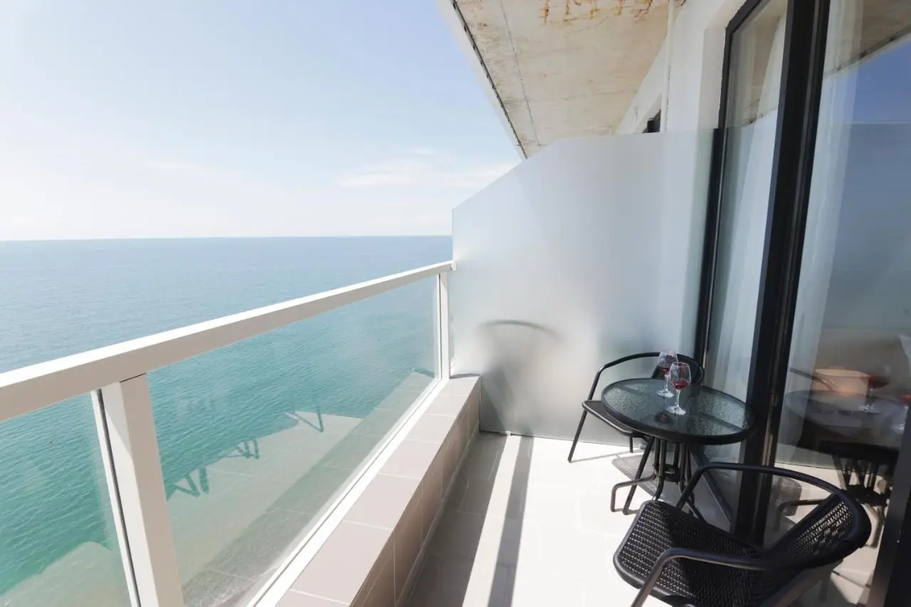 Bamboo Beach Apartments