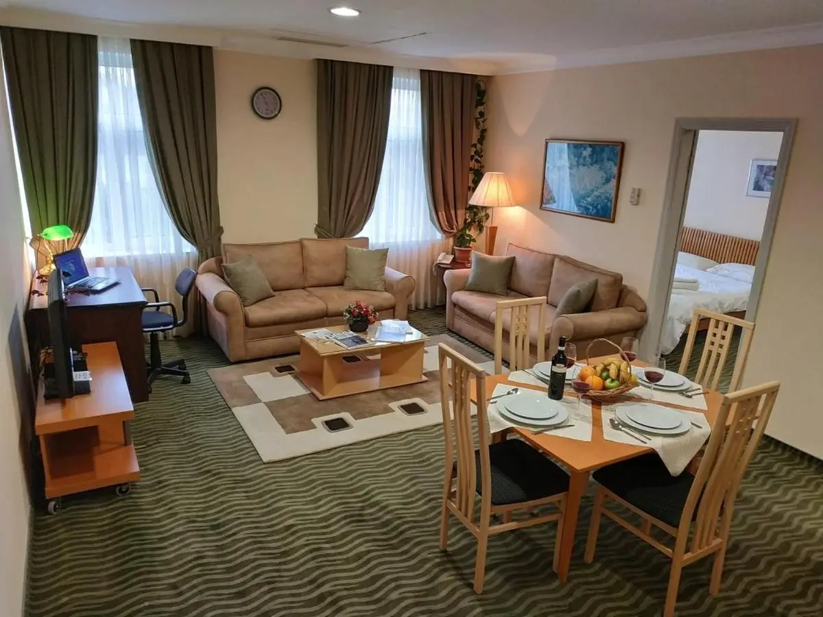 City Mansion ApartHotel