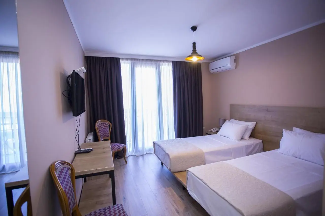Hotel N16