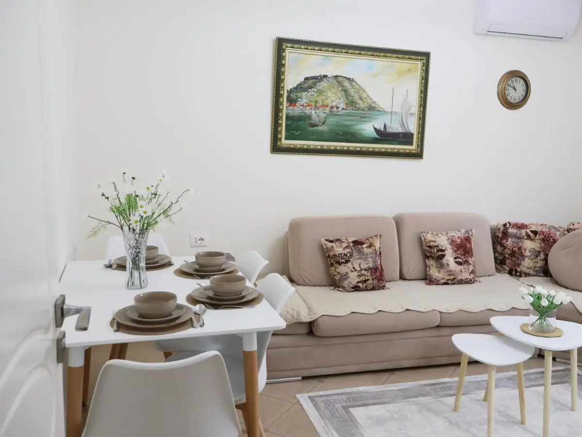 Fiora Apartment