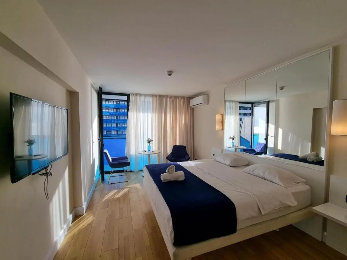 VIP HOTEL Sea view in batumi R