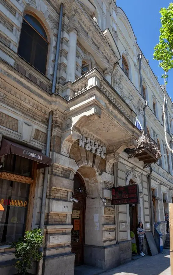 Hotel Avenue 106