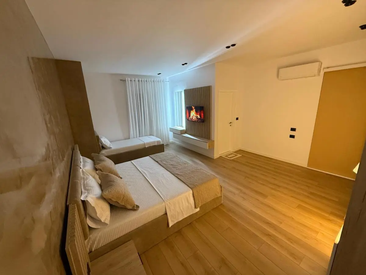 Montflux Hotel