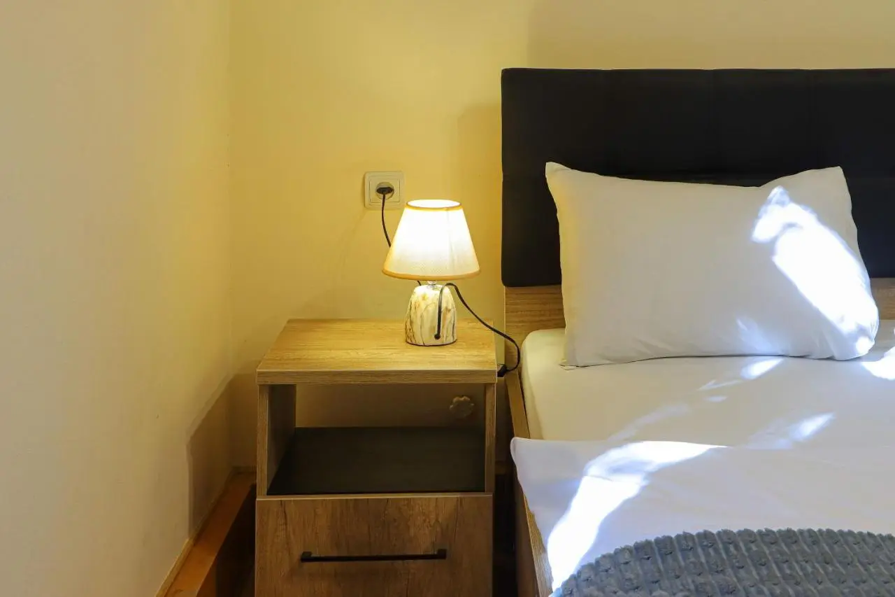Central 4BR Apt for Groups & Families - By Wehost