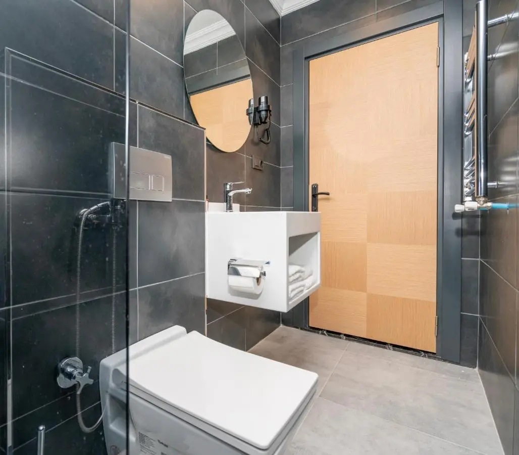 Center Suite