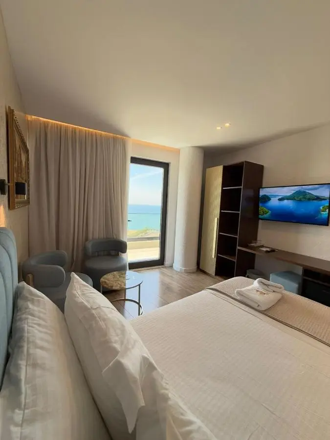 The Queen's Lion Premium HOTEL