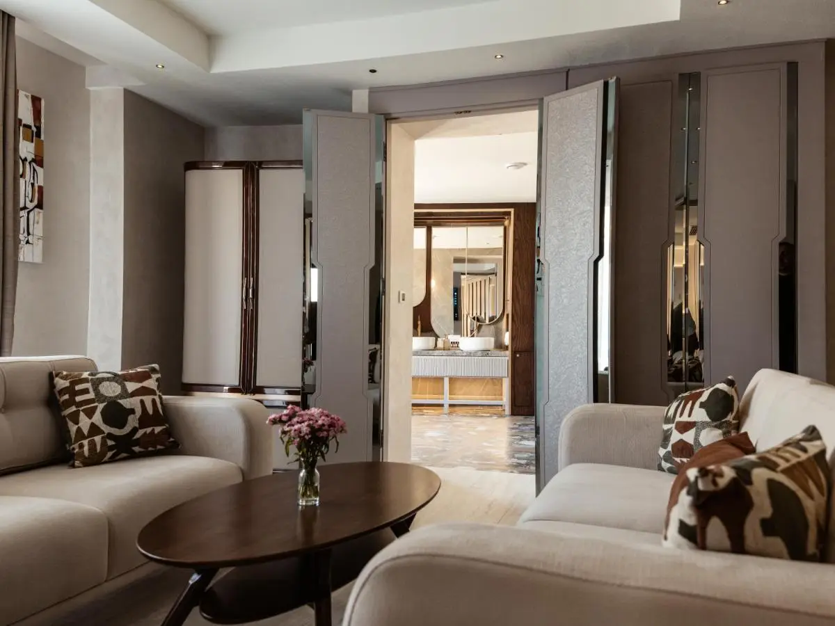 Meridian Luxury Boutique Hotel