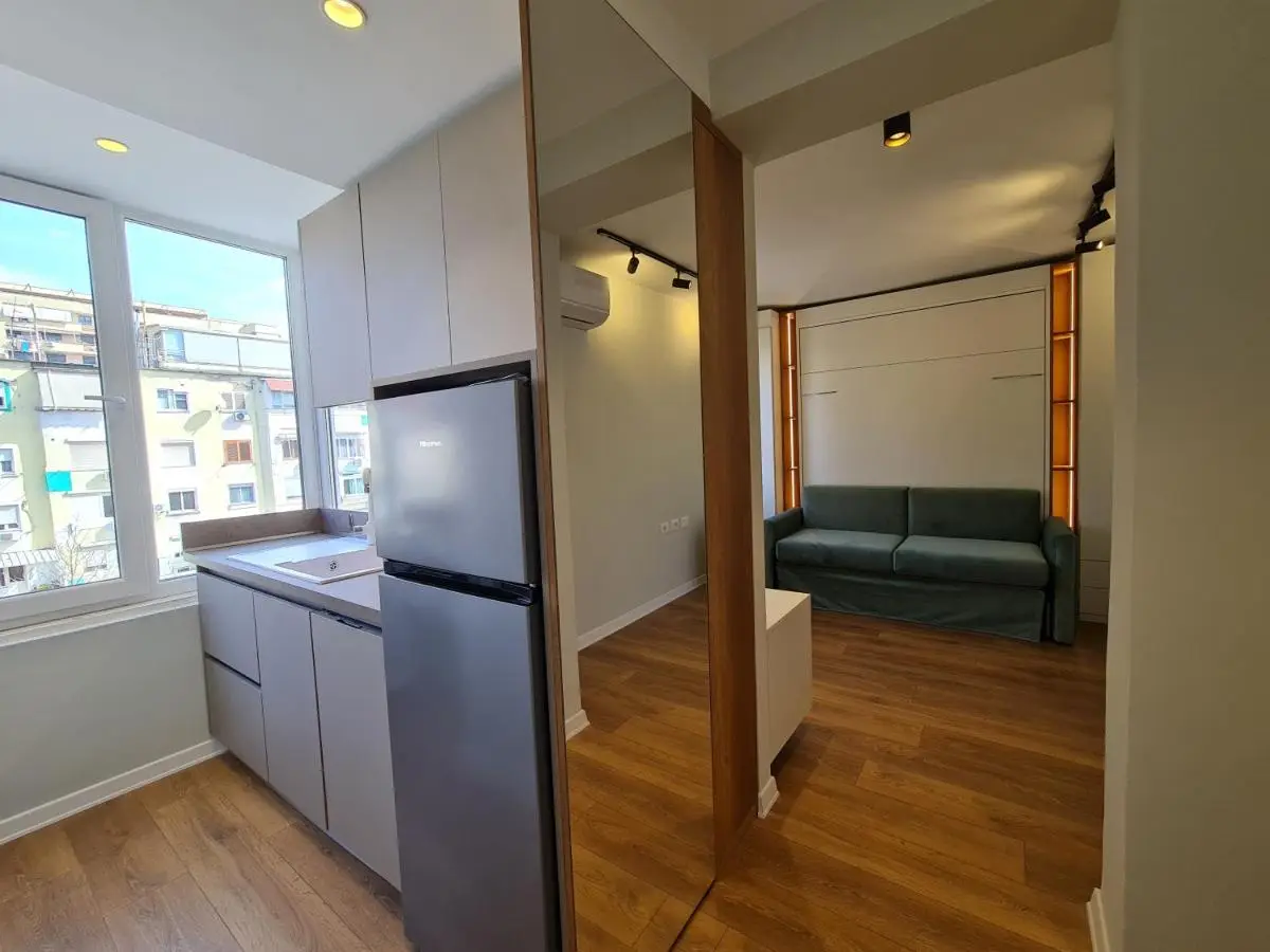 Adore - Modern Studio