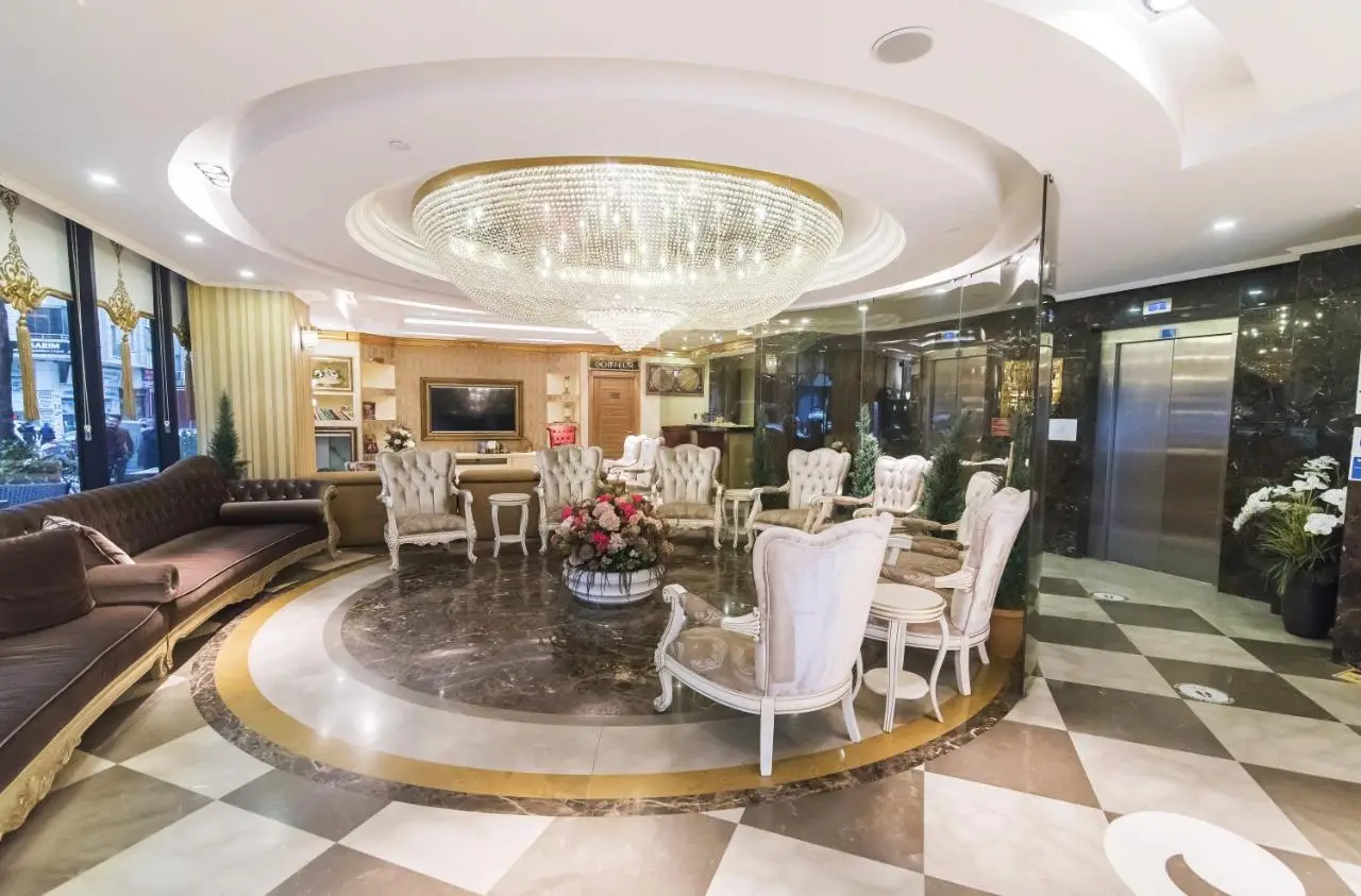 MidMar Deluxe Hotel