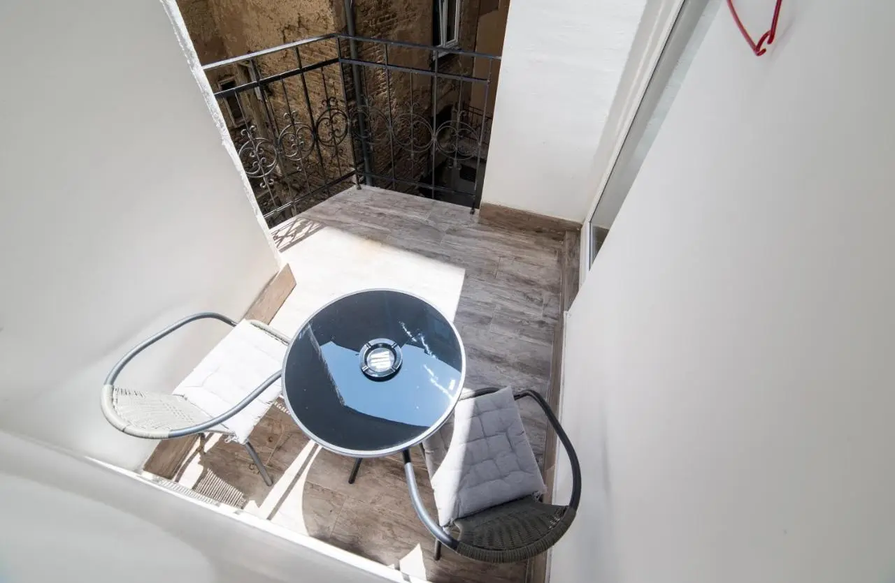 Urban Santiq City Center 3-bedroom apartment with balcony