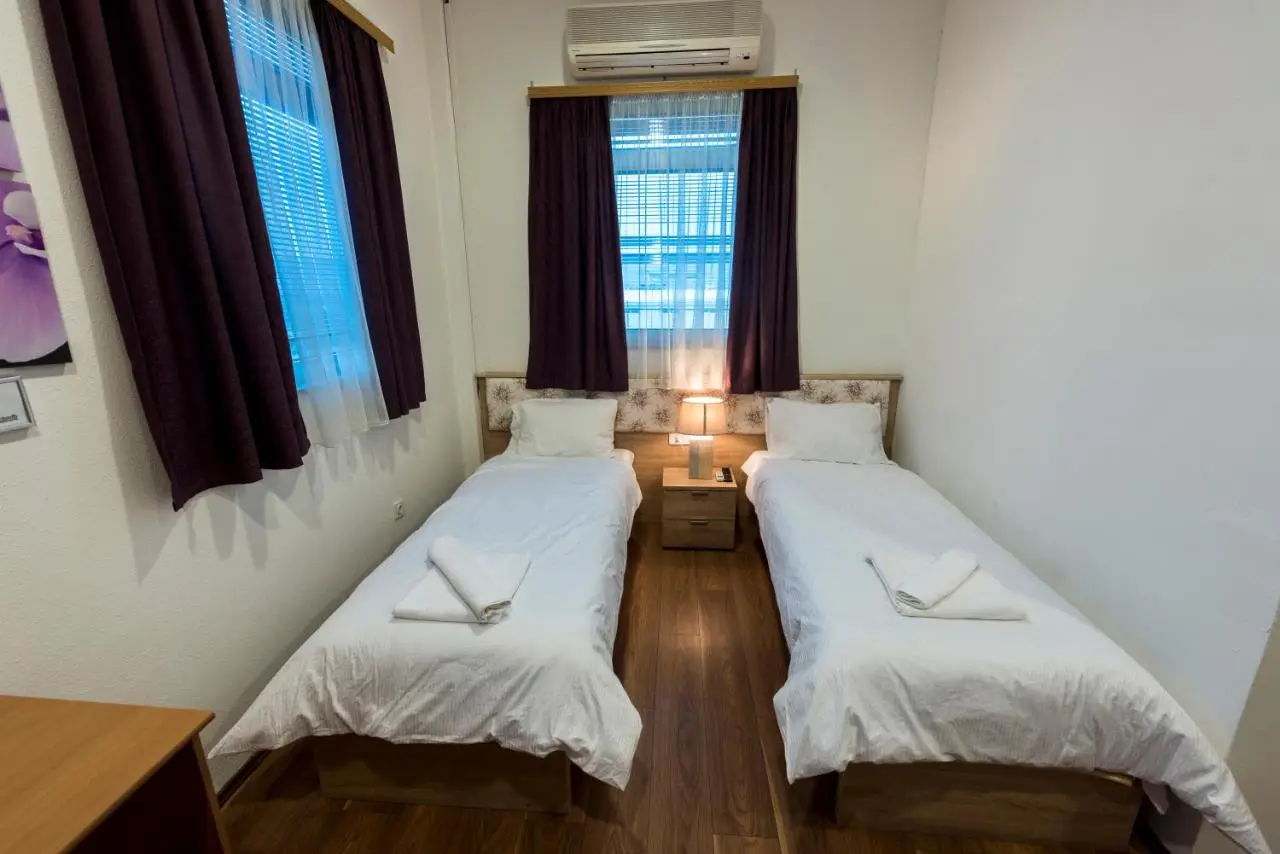 Hotel Oasis