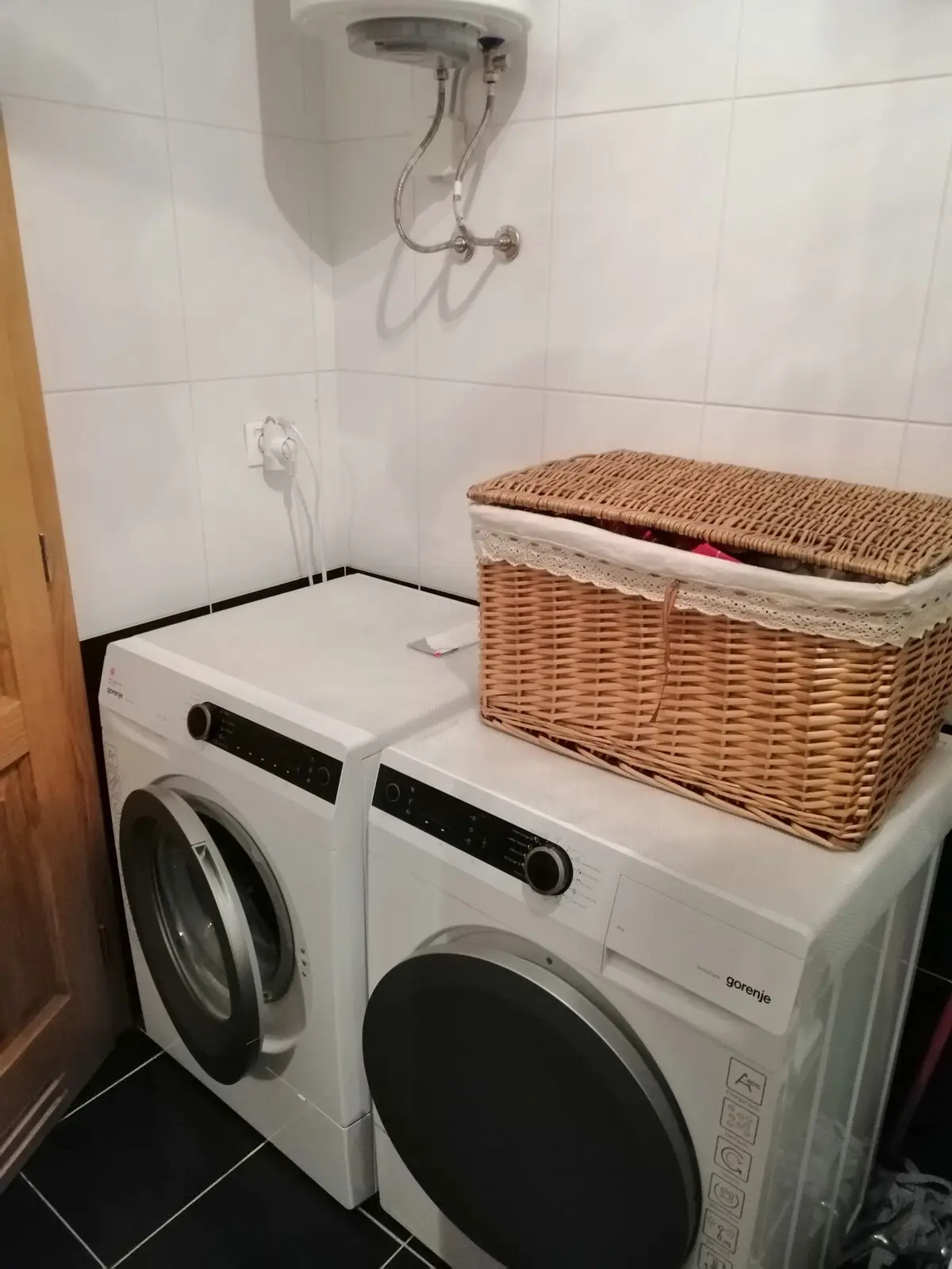 SUNNY large apartment\5 min from the airport