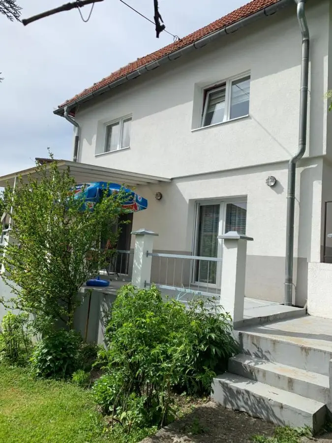 Apartman MirA