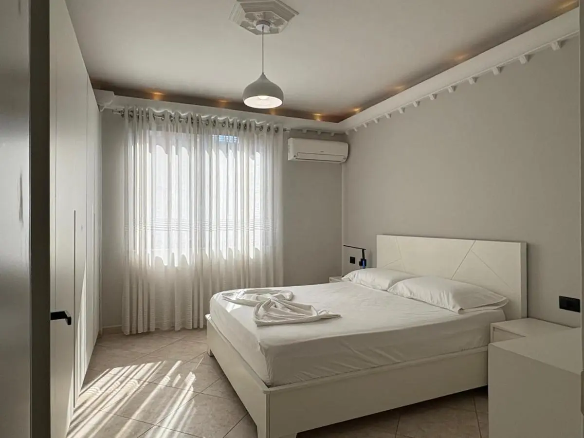 Laureta Central Apartment