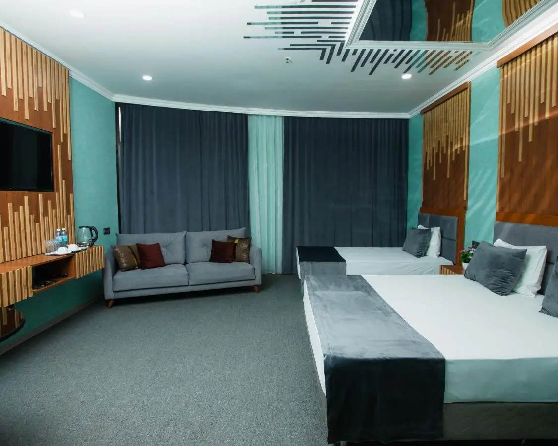Corniche White City Hotel