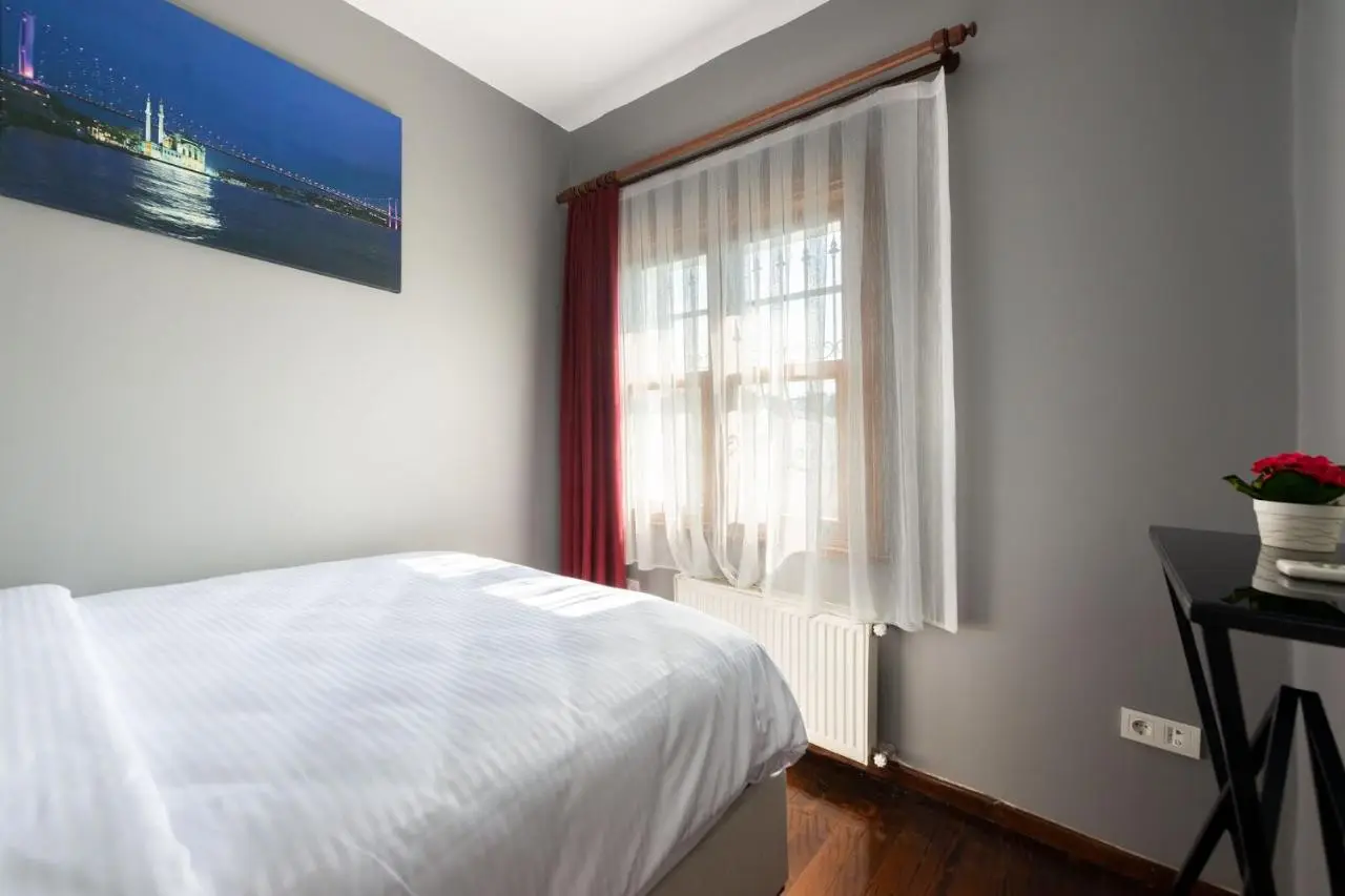 Bright Apart Hotel