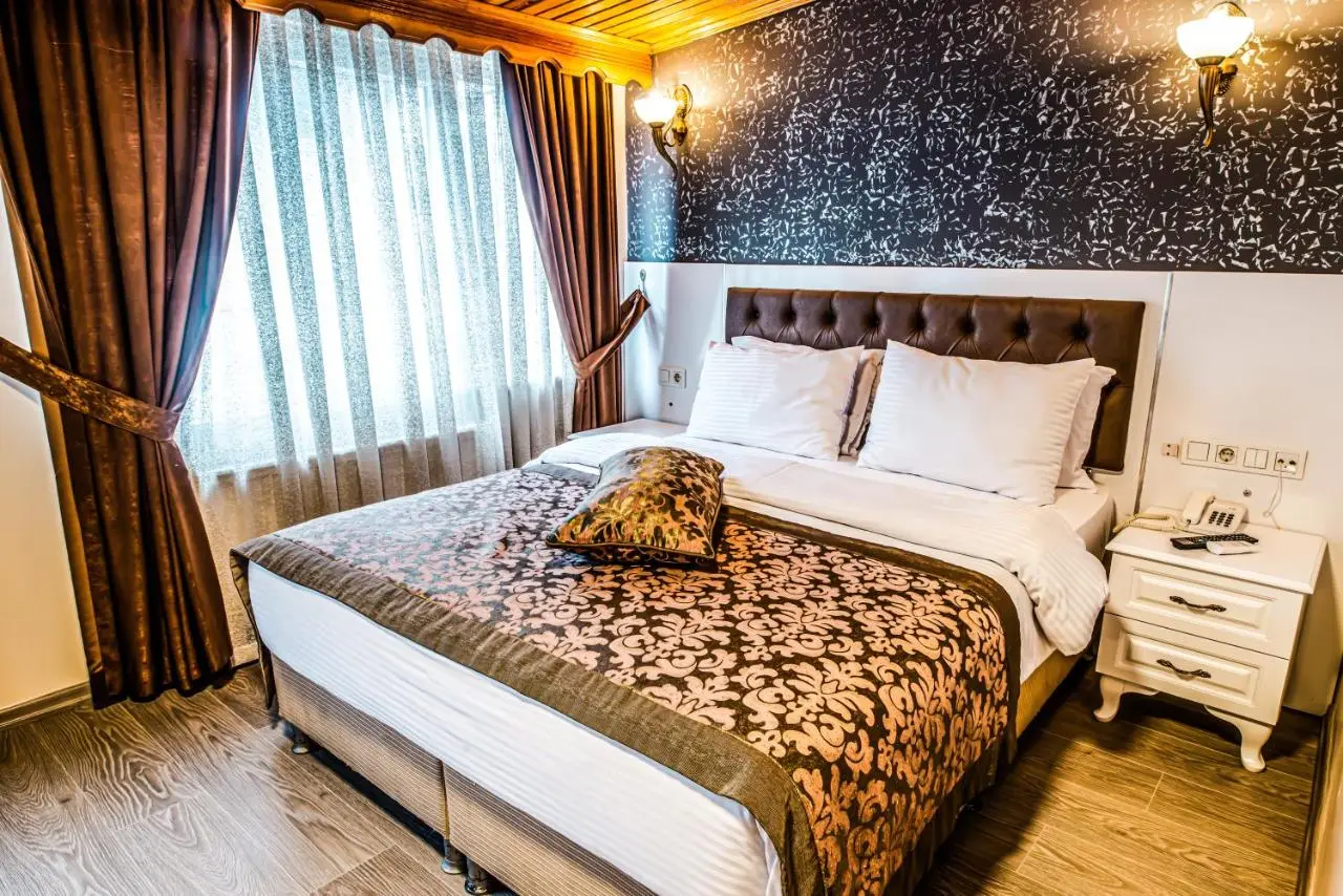 Lazz City Hotel