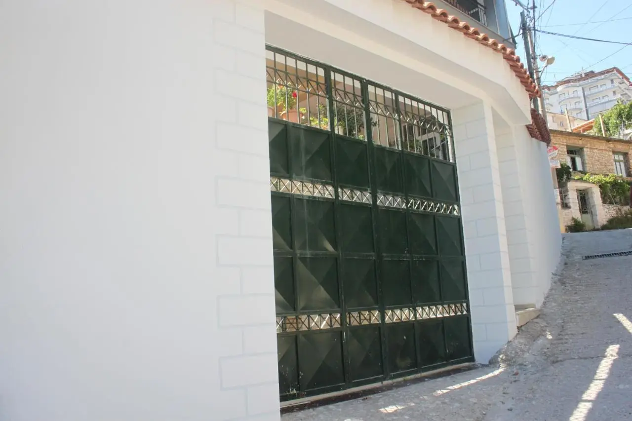 Vila Gjoni