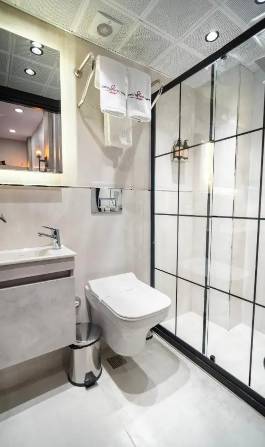 Modernlux Hotel