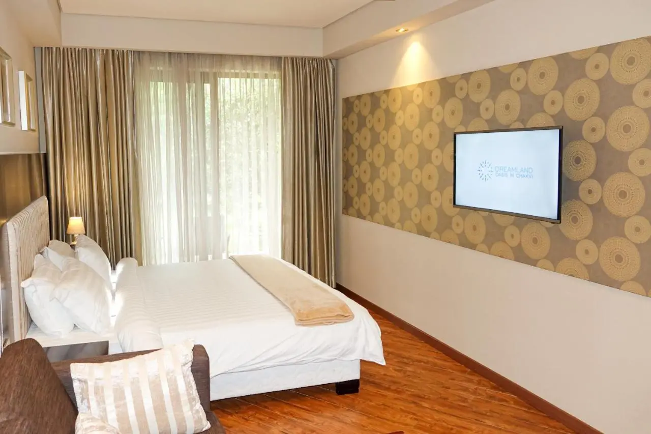 Luxury Dreamland Oasis Apartments