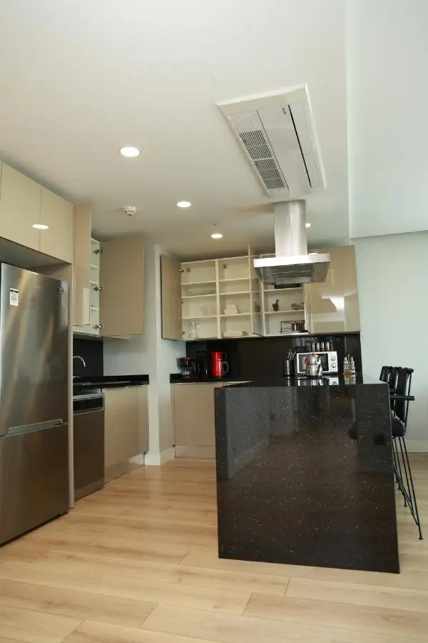 Deluxe 2BR Apartment Balcony 420