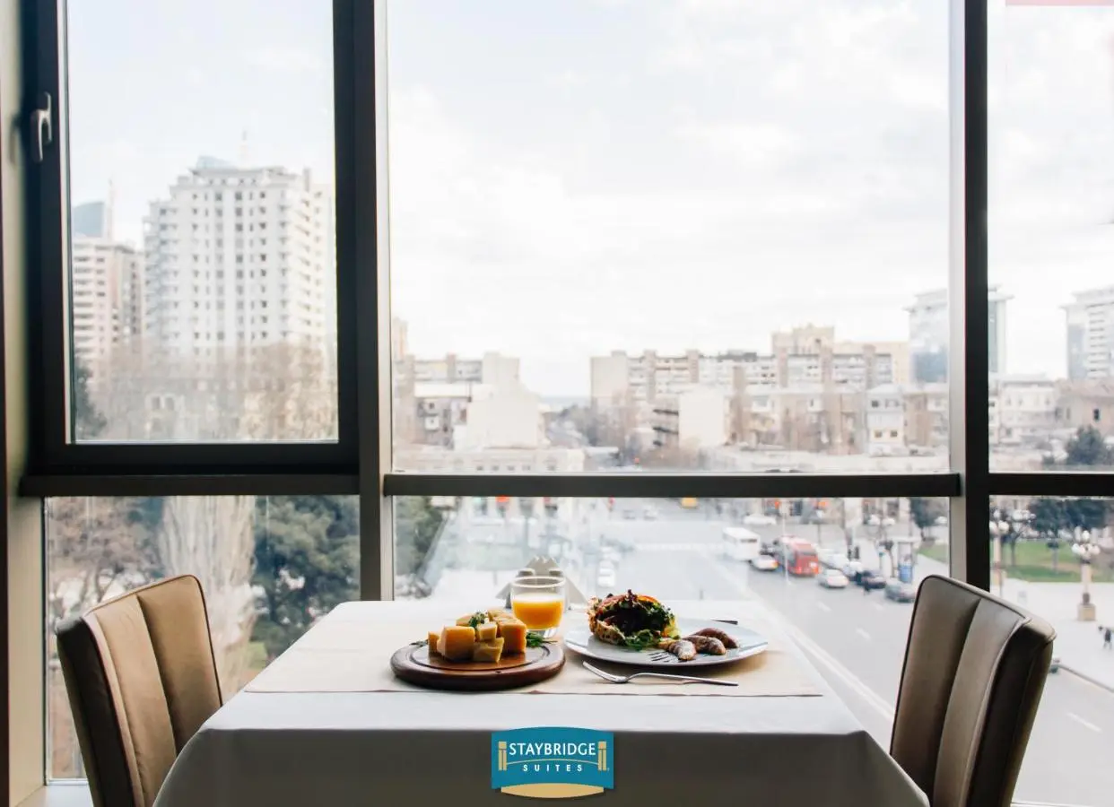Parkside Hotel & Apartments