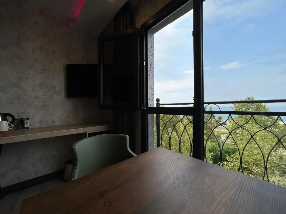 Avni Bey Otel