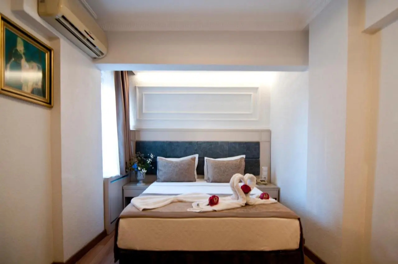 Royce Hotel