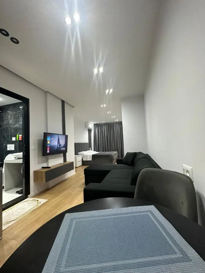 Enzo Rooms Center